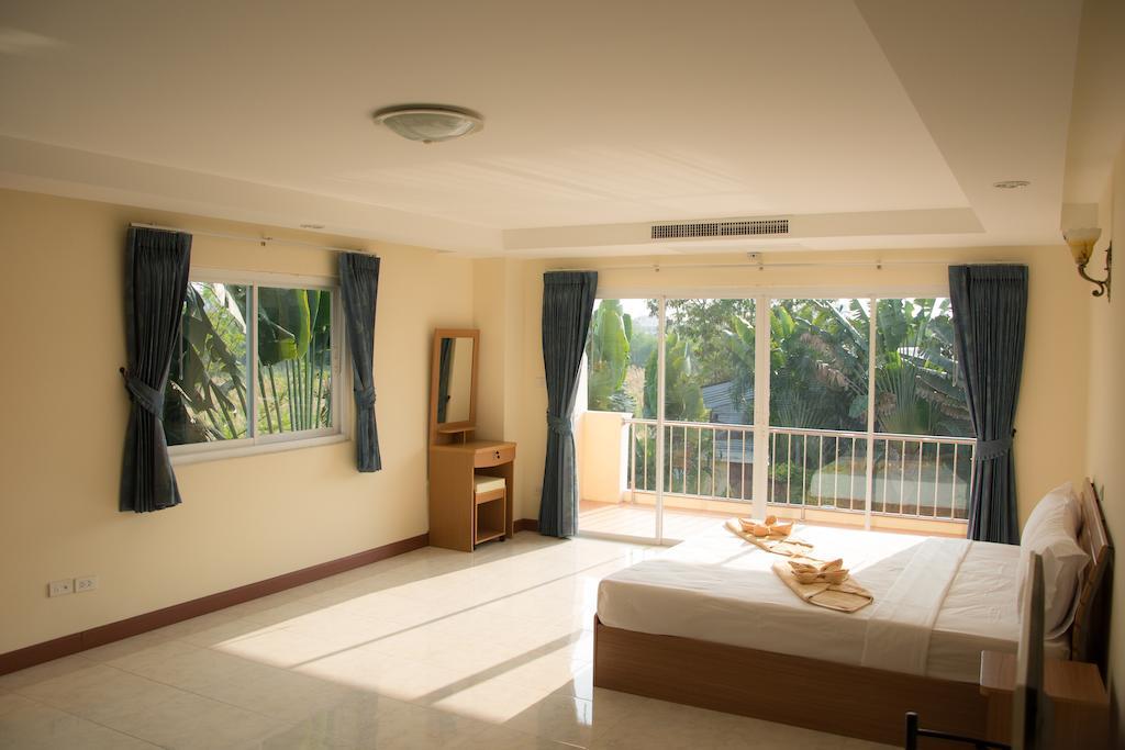 Jungle Resort Jomtien Beach Exterior photo