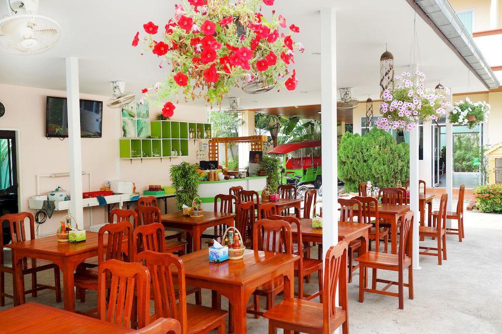 Jungle Resort Jomtien Beach Exterior photo