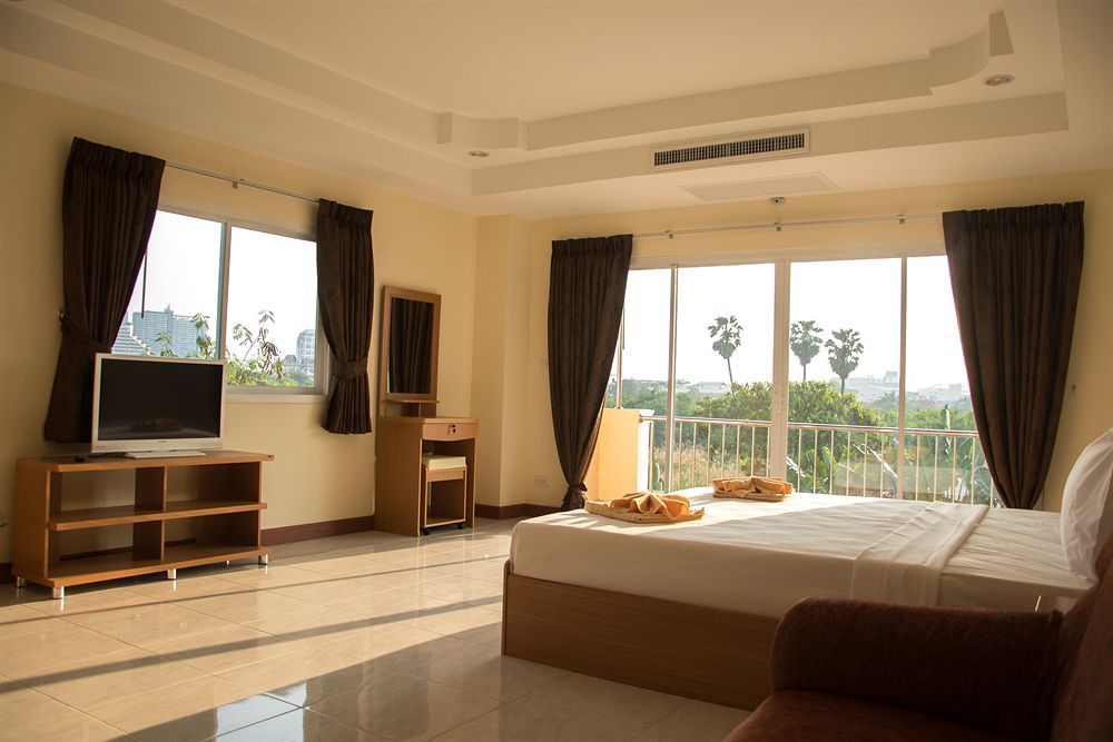 Jungle Resort Jomtien Beach Exterior photo