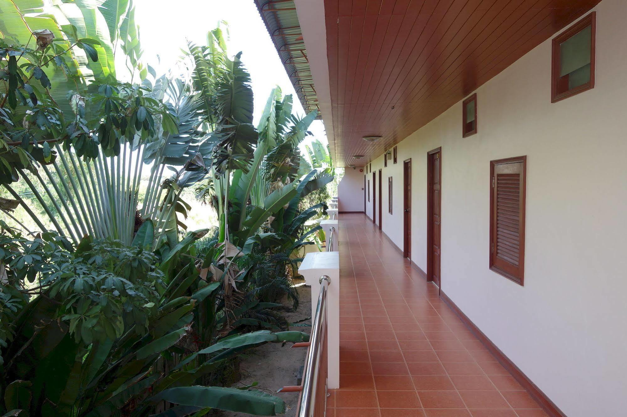 Jungle Resort Jomtien Beach Exterior photo