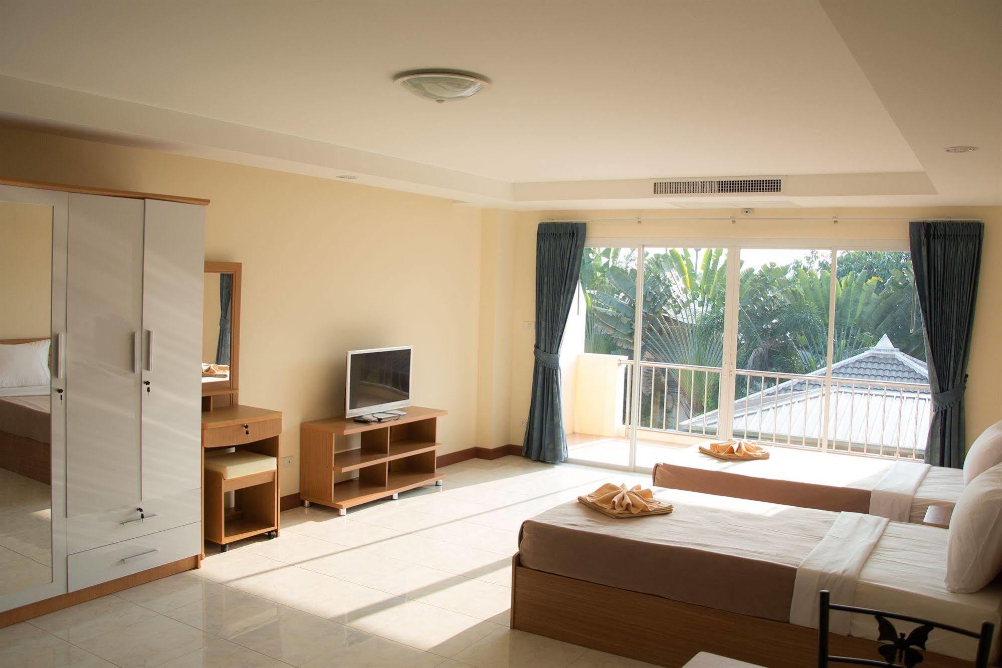 Jungle Resort Jomtien Beach Exterior photo