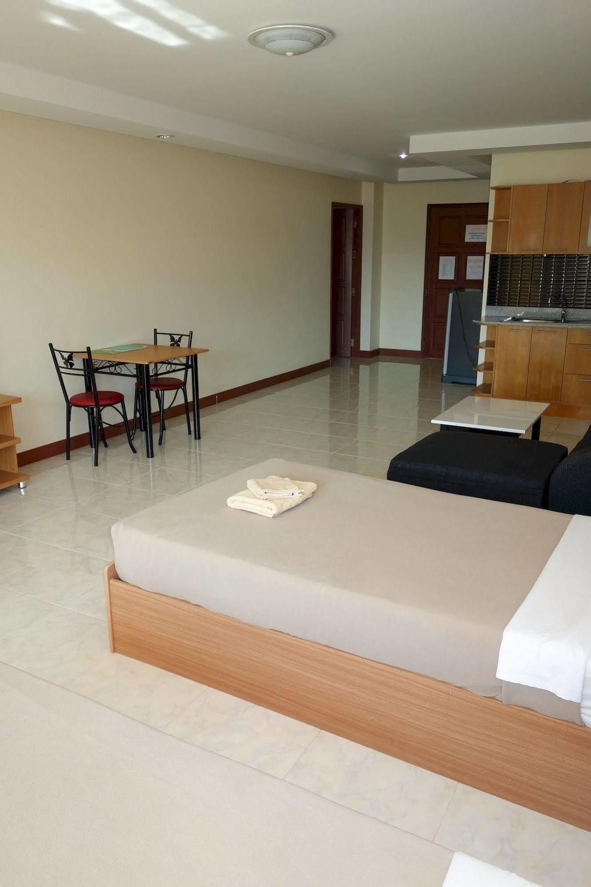 Jungle Resort Jomtien Beach Exterior photo