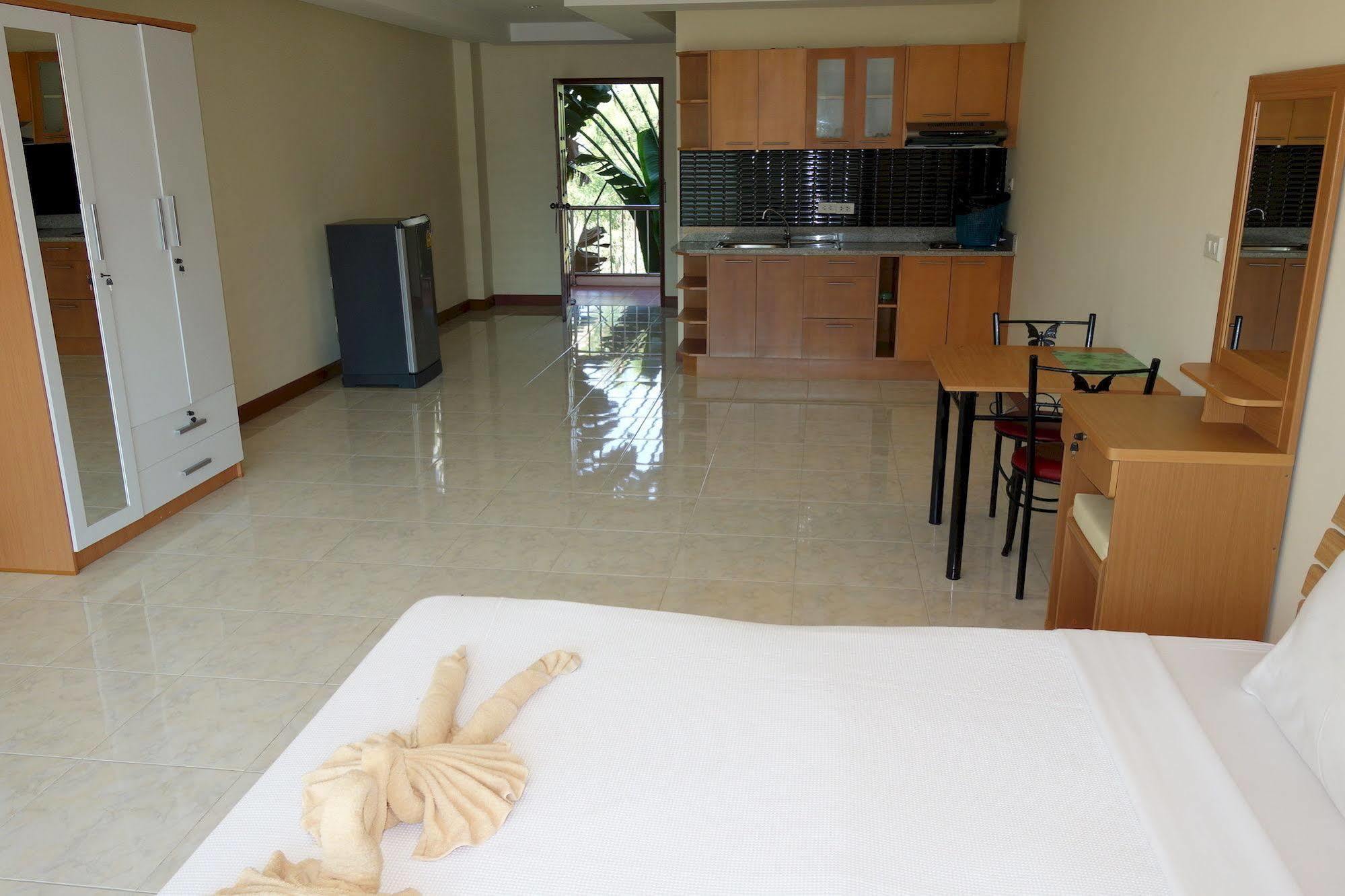 Jungle Resort Jomtien Beach Exterior photo